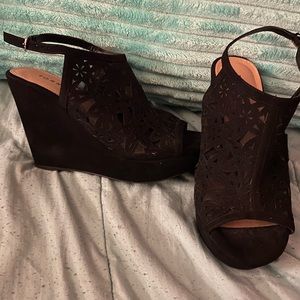 Torrid peep toe heels